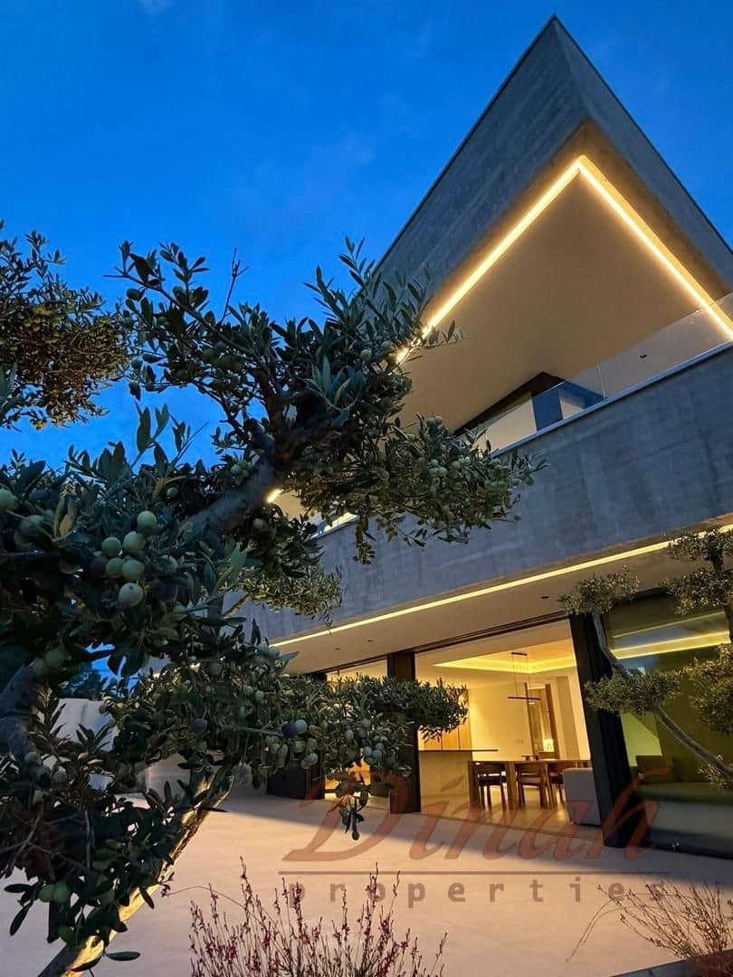 4 bedroom Villa for sale in Altea with pool garage - € 2,345,000 (Ref: 10160905)
