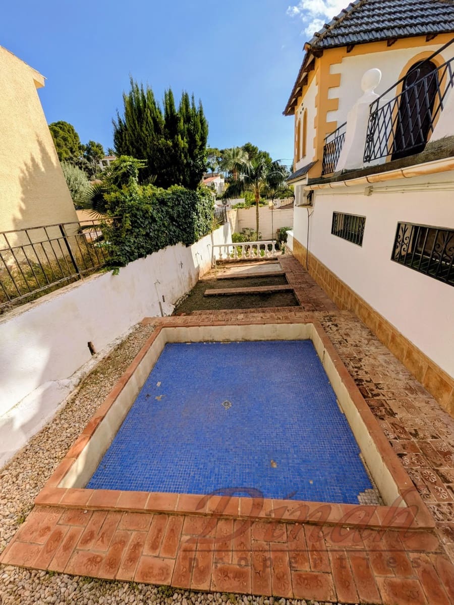 Chalet de 5 habitaciones en Altea en venta con piscina garaje - 460.000 € (Ref: 10179785)