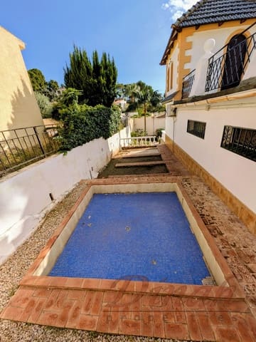 5 bedroom Villa for sale in Altea with pool garage - € 460,000 (Ref: 10179785)