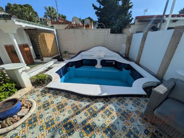 5 bedroom Villa for sale in Altea with pool garage - € 460,000 (Ref: 10179785)