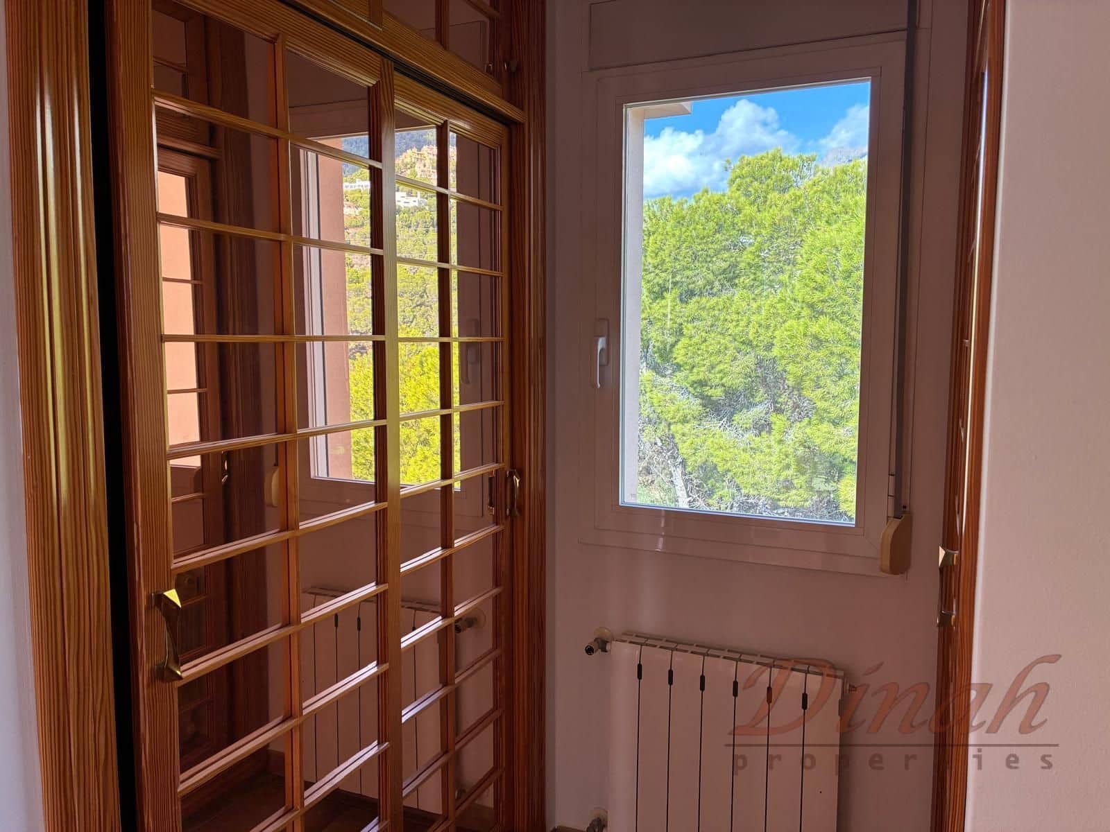 4 makuuhuone Huvila myytävänä paikassa Altea mukana 
autotalli - 1 880 000 € (Ref: 10184144)