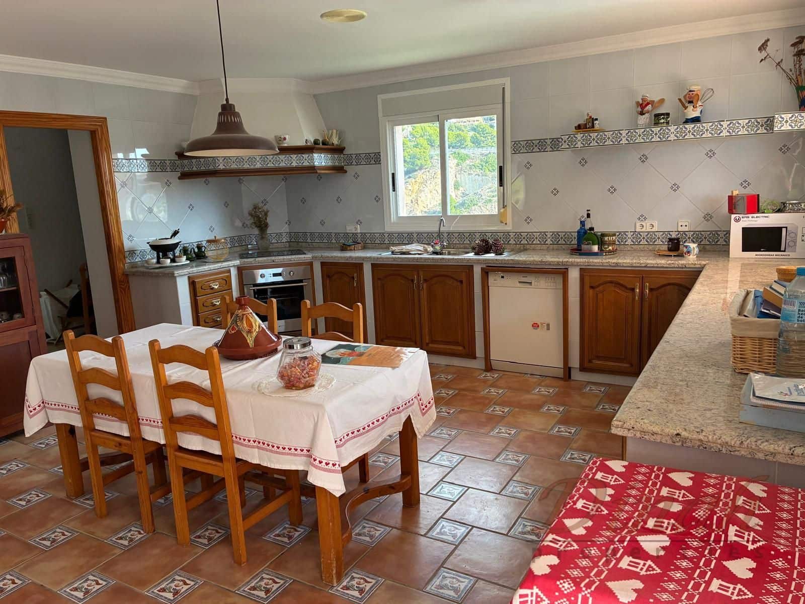 4 makuuhuone Huvila myytävänä paikassa Altea mukana 
autotalli - 1 880 000 € (Ref: 10184144)