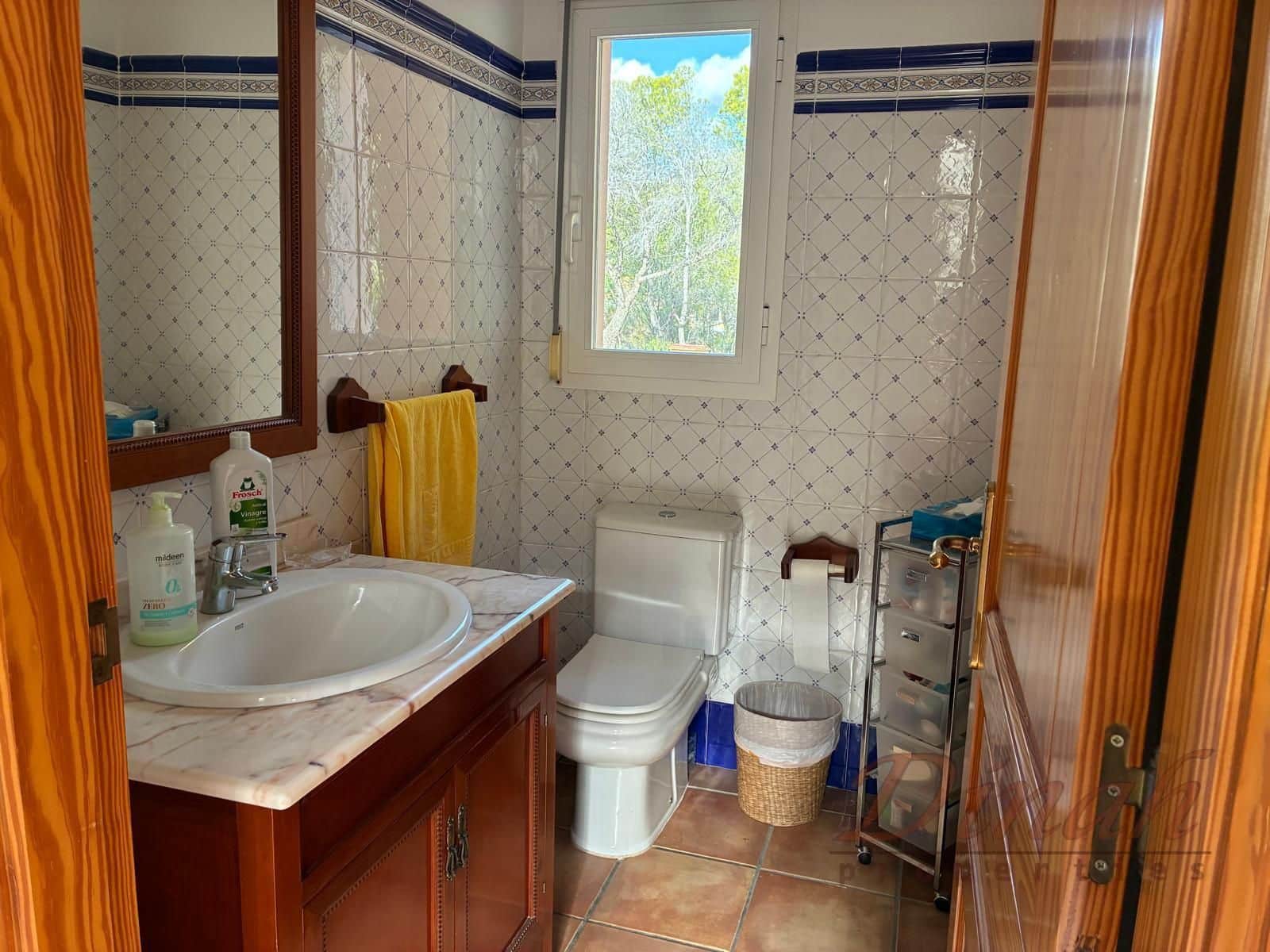 4 makuuhuone Huvila myytävänä paikassa Altea mukana 
autotalli - 1 880 000 € (Ref: 10184144)
