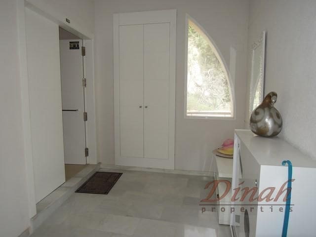 4 bedroom Penthouse for sale in Altea with pool garage - € 2,500,000 (Ref: 8756967)