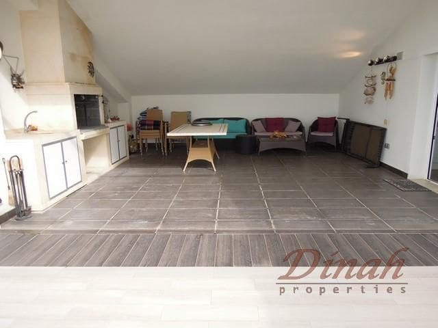 4 bedroom Penthouse for sale in Altea with pool garage - € 2,500,000 (Ref: 8756967)