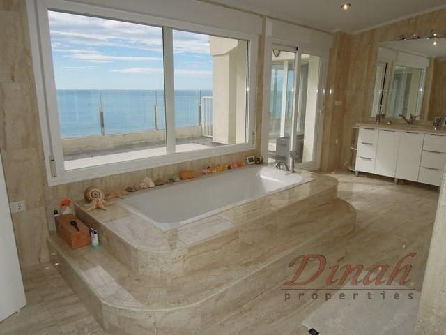 4 bedroom Penthouse for sale in Altea with pool garage - € 2,500,000 (Ref: 8756967)