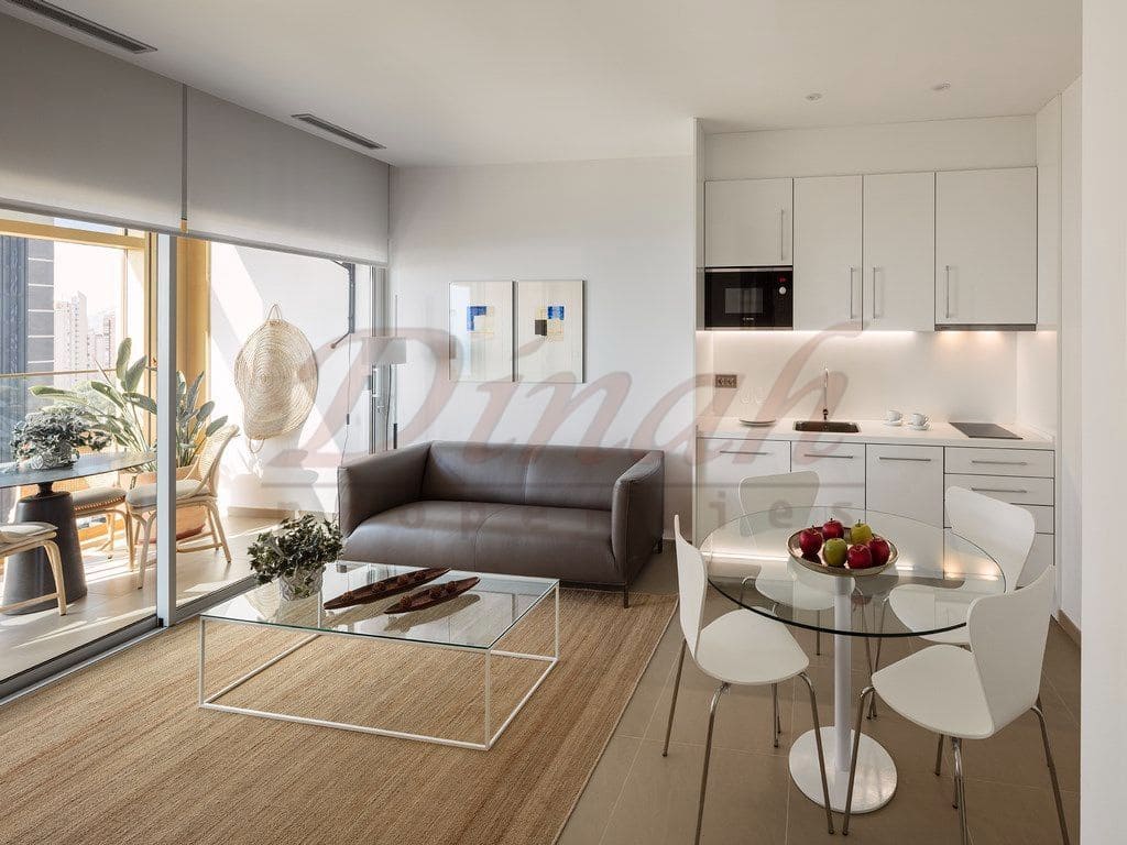 2 soverom Leilighet til salgs i Benidorm med svømmebasseng garasje - € 995 000 (Ref: 8756968)