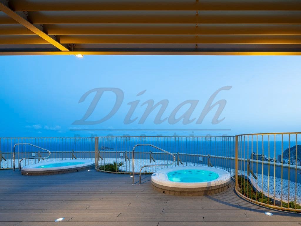 2 soverom Leilighet til salgs i Benidorm med svømmebasseng garasje - € 995 000 (Ref: 8756968)