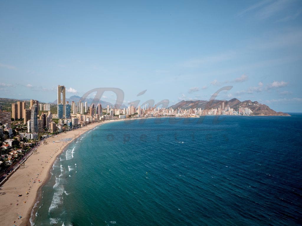 2 soverom Leilighet til salgs i Benidorm med svømmebasseng garasje - € 995 000 (Ref: 8756968)