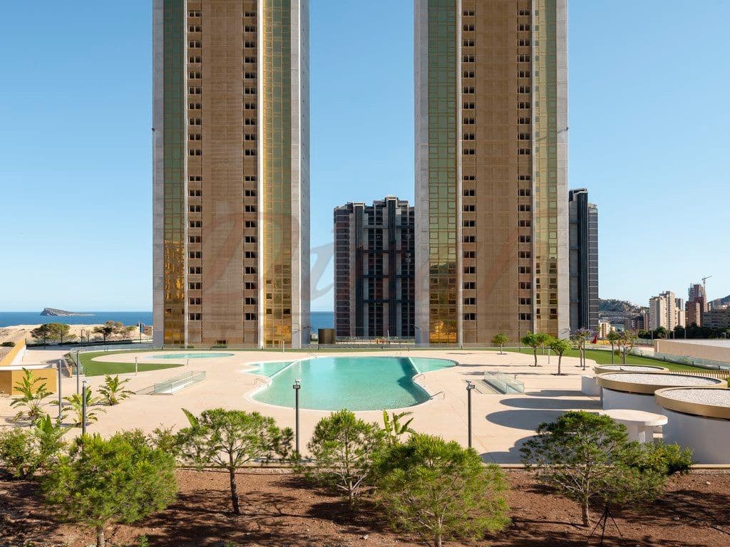 2 soverom Leilighet til salgs i Benidorm med svømmebasseng garasje - € 995 000 (Ref: 8756968)