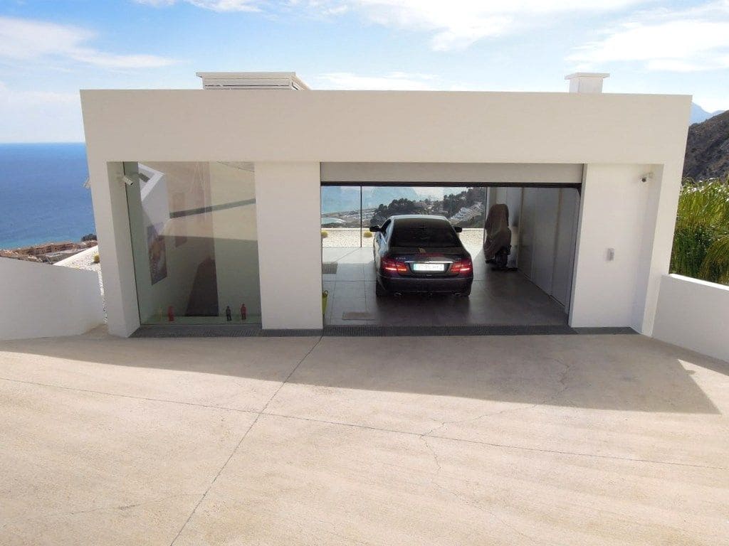 3 bedroom Villa for sale in Altea with garage - € 2,980,000 (Ref: 8810860)
