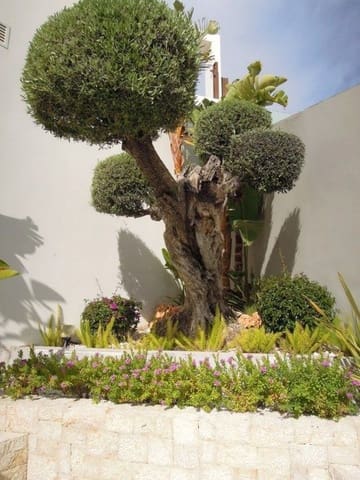 3 bedroom Villa for sale in Altea with garage - € 2,980,000 (Ref: 8810860)