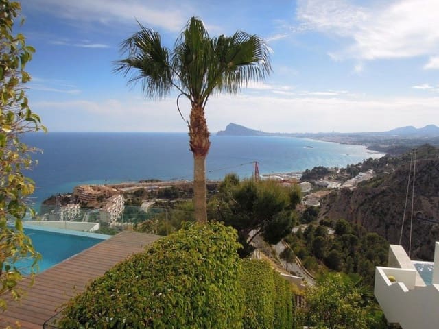 3 bedroom Villa for sale in Altea with garage - € 2,980,000 (Ref: 8810860)