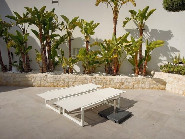 3 bedroom Villa for sale in Altea with garage - € 2,980,000 (Ref: 8810860)