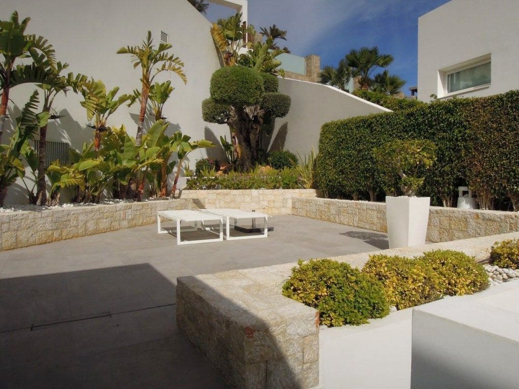 3 bedroom Villa for sale in Altea with garage - € 2,980,000 (Ref: 8810860)