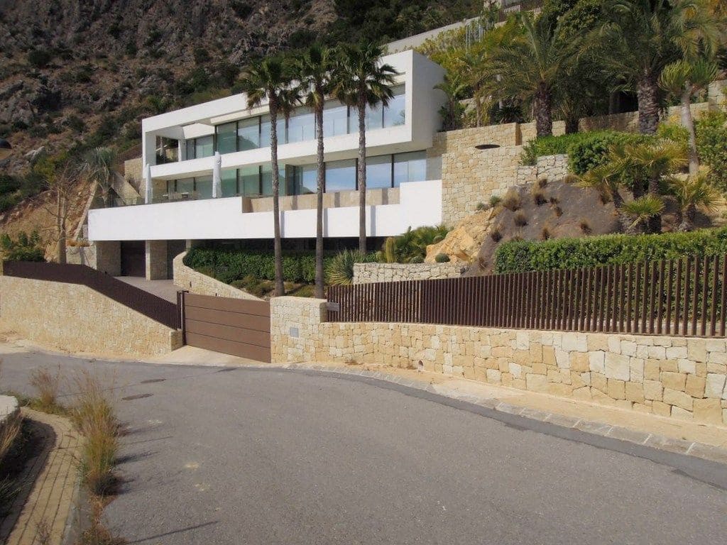 3 bedroom Villa for sale in Altea with garage - € 2,980,000 (Ref: 8810860)