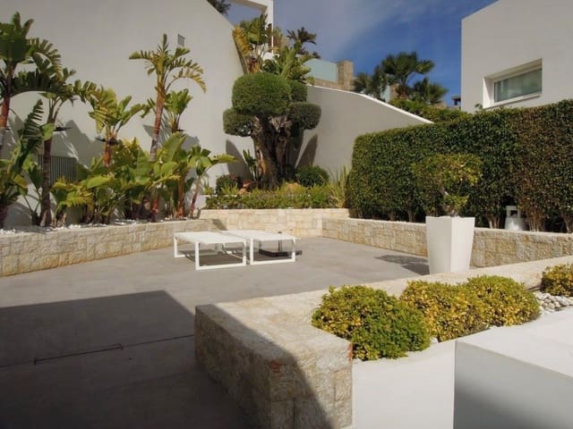 3 bedroom Villa for sale in Altea with garage - € 2,980,000 (Ref: 8810860)