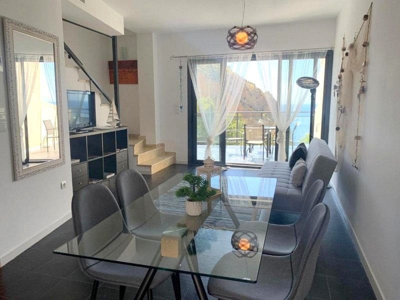 3 soveværelse Byhus til leje i Calpe / Calp med swimmingpool garage - € 1.500 (Ref: 8827207)