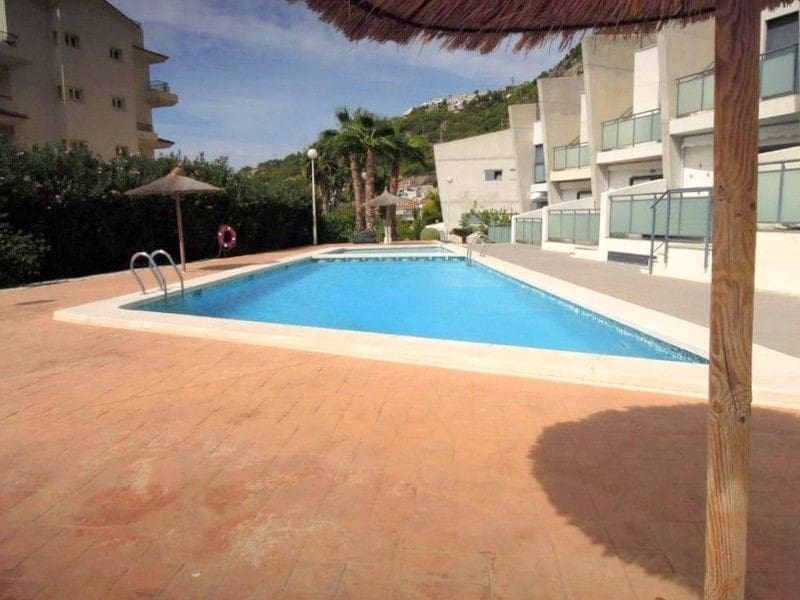 3 soveværelse Byhus til leje i Calpe / Calp med swimmingpool garage - € 1.500 (Ref: 8827207)