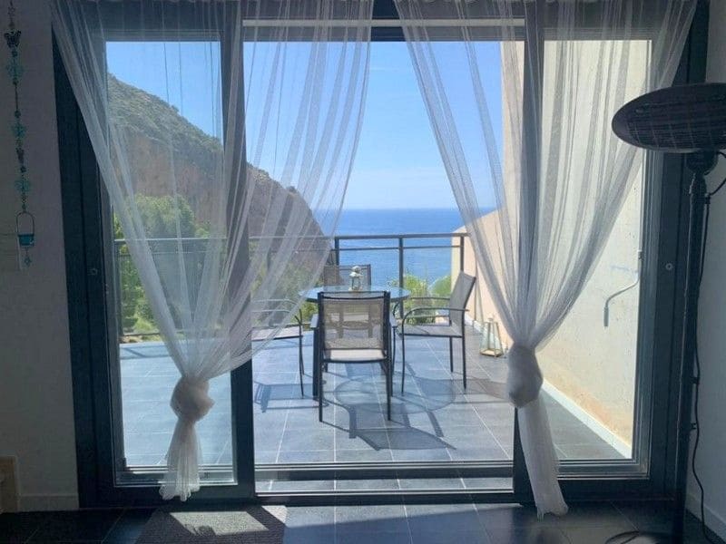 3 soveværelse Byhus til leje i Calpe / Calp med swimmingpool garage - € 1.500 (Ref: 8827207)