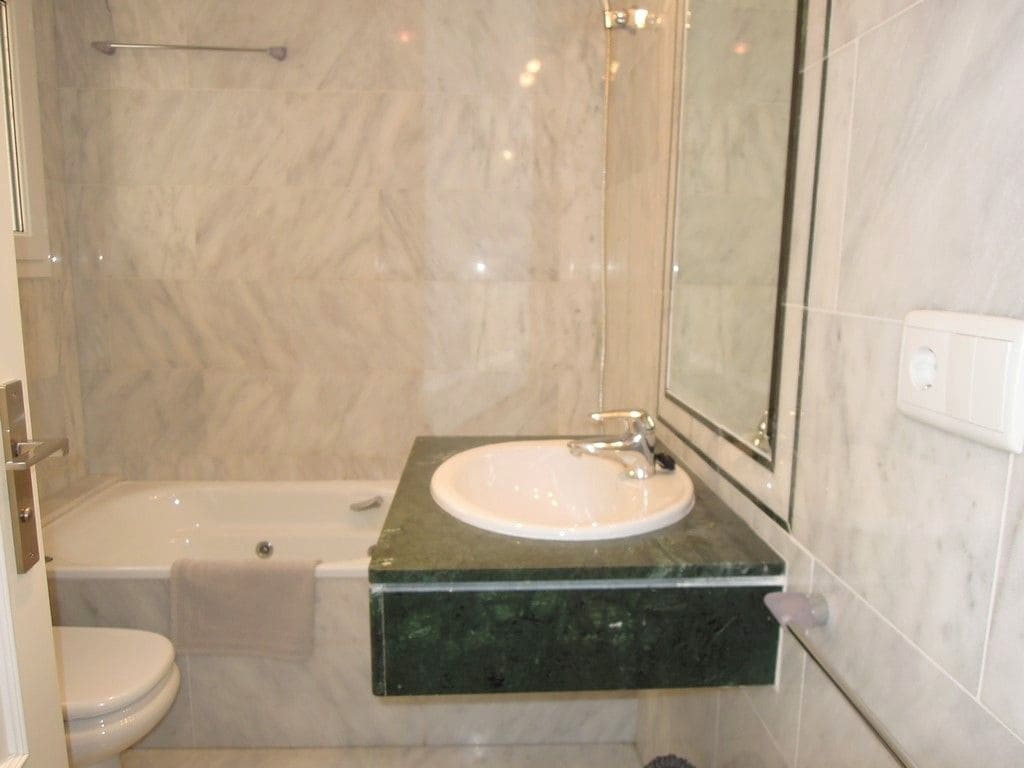 2 Zimmer Apartment zu vermieten in Altea mit Pool Garage - 1.350 € (Ref: 8838294)