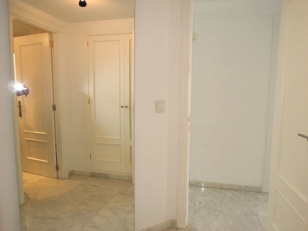 2 Zimmer Apartment zu vermieten in Altea mit Pool Garage - 1.350 € (Ref: 8838294)
