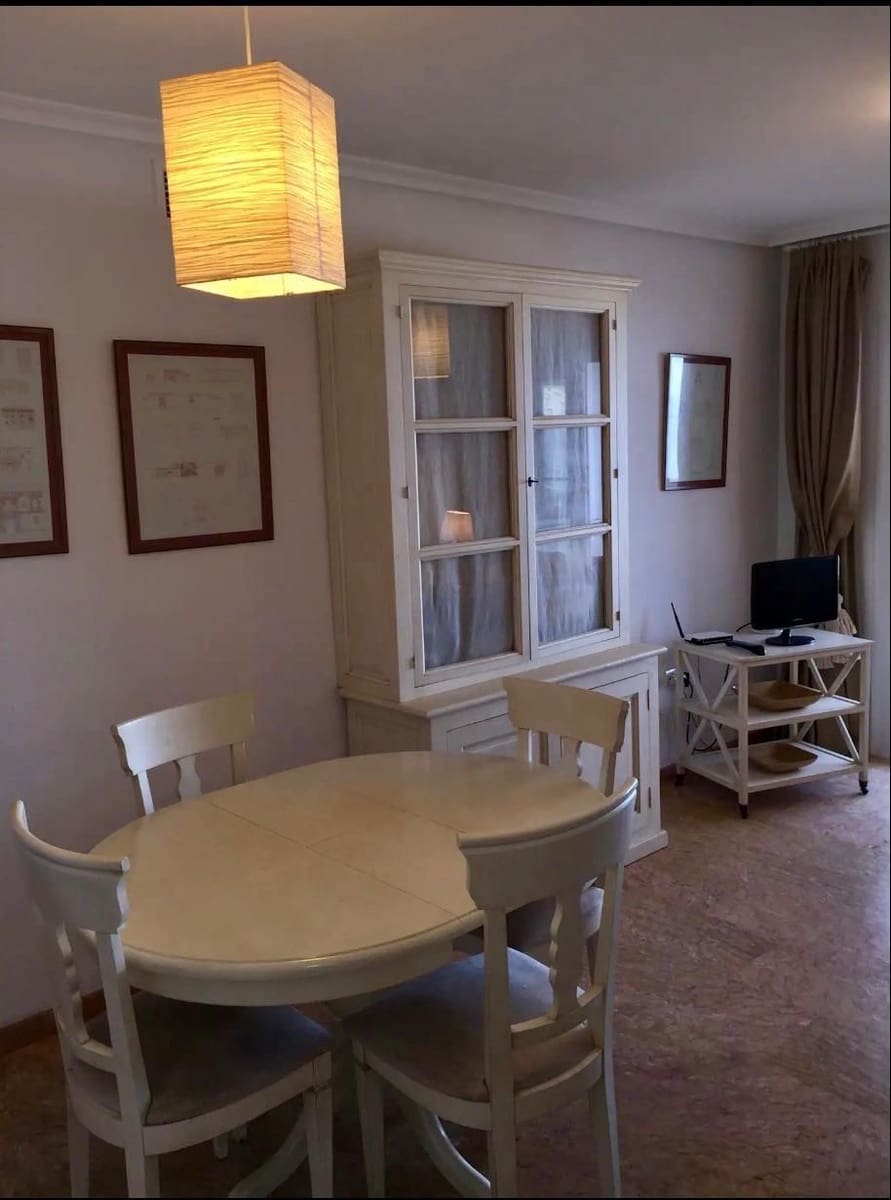 Apartamento de 2 habitaciones en Altea en alquiler con piscina garaje - 950 € (Ref: 8948545)