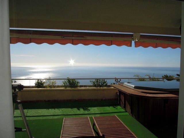 Ático de 4 habitaciones en Altea en venta con piscina garaje - 850.000 € (Ref: 9029240)