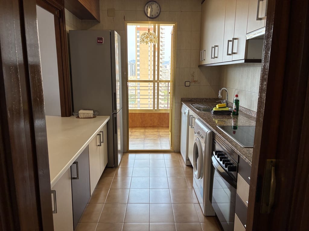 2 soveværelse Lejlighed til leje i Benidorm med swimmingpool garage - € 1.350 (Ref: 9038305)