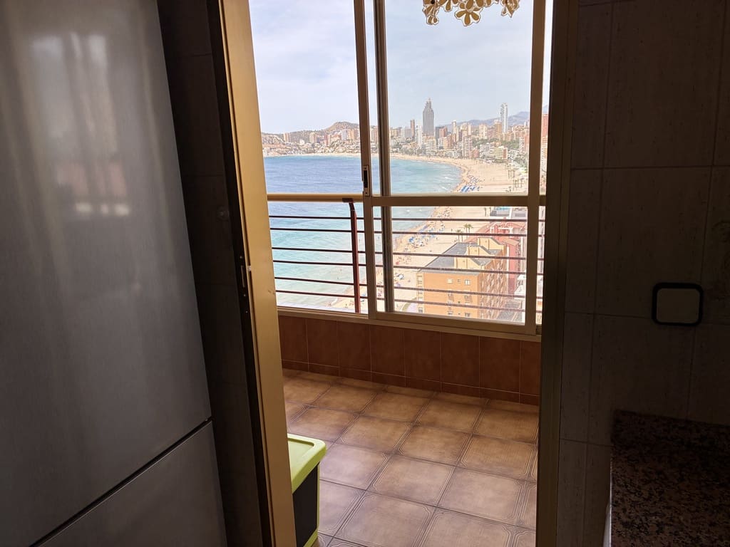 2 soveværelse Lejlighed til leje i Benidorm med swimmingpool garage - € 1.350 (Ref: 9038305)