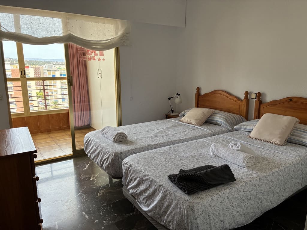 2 soveværelse Lejlighed til leje i Benidorm med swimmingpool garage - € 1.350 (Ref: 9038305)