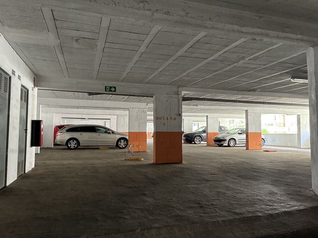 2 soveværelse Lejlighed til leje i Benidorm med swimmingpool garage - € 1.350 (Ref: 9038305)