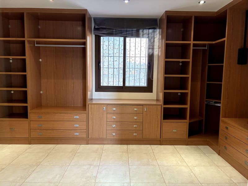 6 bedroom Villa for sale in Altea with pool garage - € 2,000,000 (Ref: 9142604)