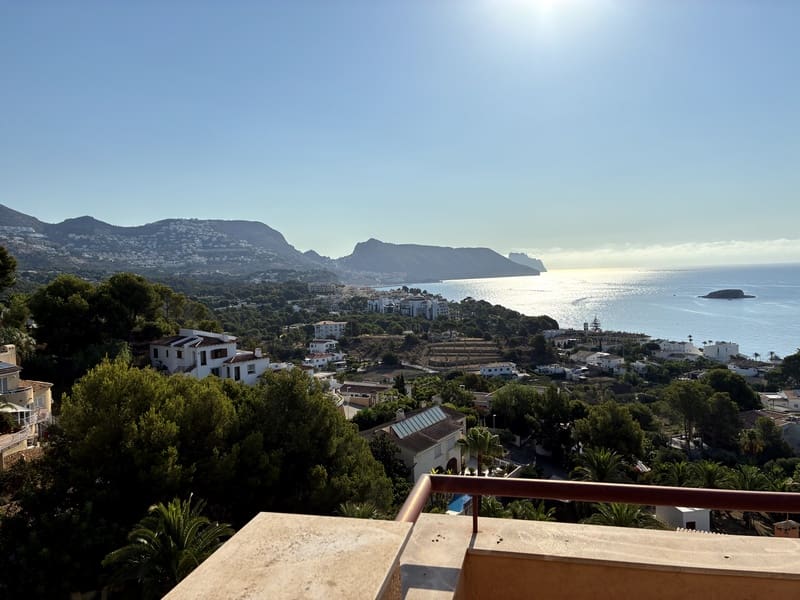 6 bedroom Villa for sale in Altea with pool garage - € 2,000,000 (Ref: 9142604)