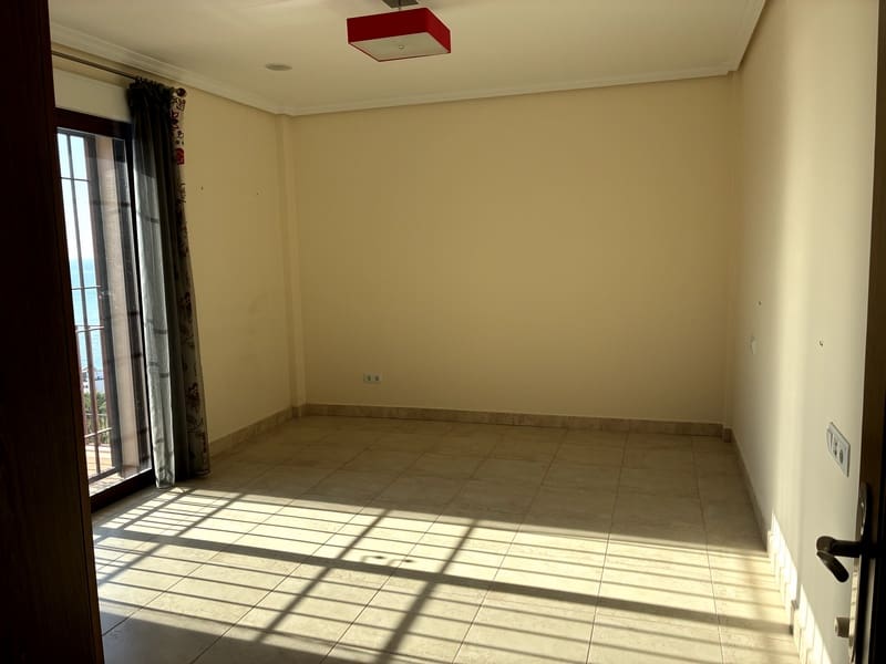 6 bedroom Villa for sale in Altea with pool garage - € 2,000,000 (Ref: 9142604)