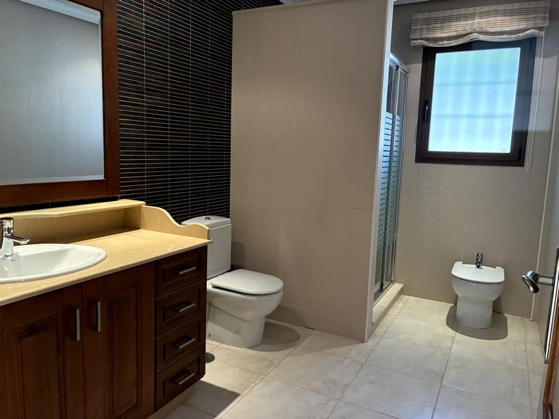 6 bedroom Villa for sale in Altea with pool garage - € 2,000,000 (Ref: 9142604)