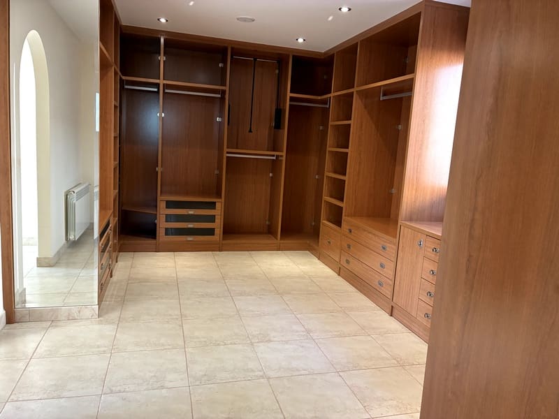 6 bedroom Villa for sale in Altea with pool garage - € 2,000,000 (Ref: 9142604)