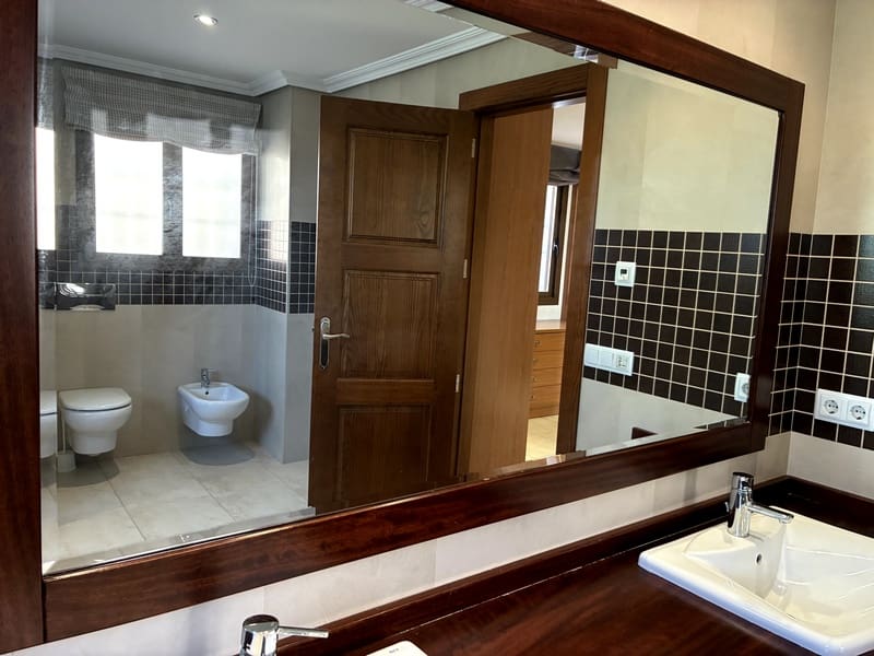 6 bedroom Villa for sale in Altea with pool garage - € 2,000,000 (Ref: 9142604)