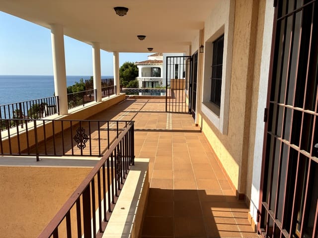 6 Zimmer Villa zu verkaufen in Altea mit Pool Garage - 2.000.000 € (Ref: 9142604)