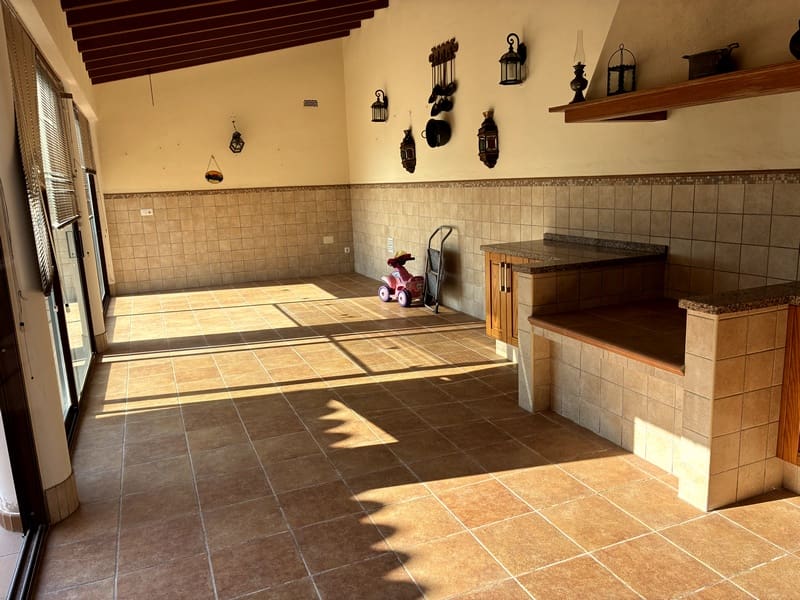 6 bedroom Villa for sale in Altea with pool garage - € 2,000,000 (Ref: 9142604)