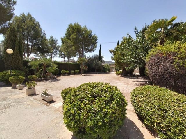 7 Zimmer Villa zu verkaufen in Villena mit Pool Garage - 500.000 € (Ref: 9145197)