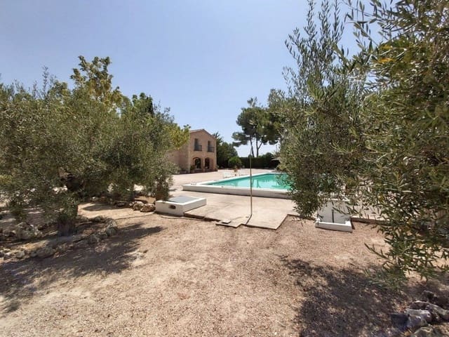 7 Zimmer Villa zu verkaufen in Villena mit Pool Garage - 500.000 € (Ref: 9145197)