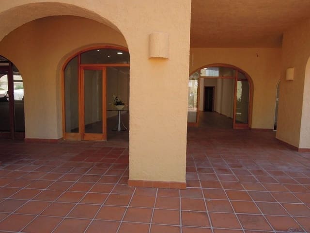 Commercial for sale in Altea - € 160,000 (Ref: 9145202)