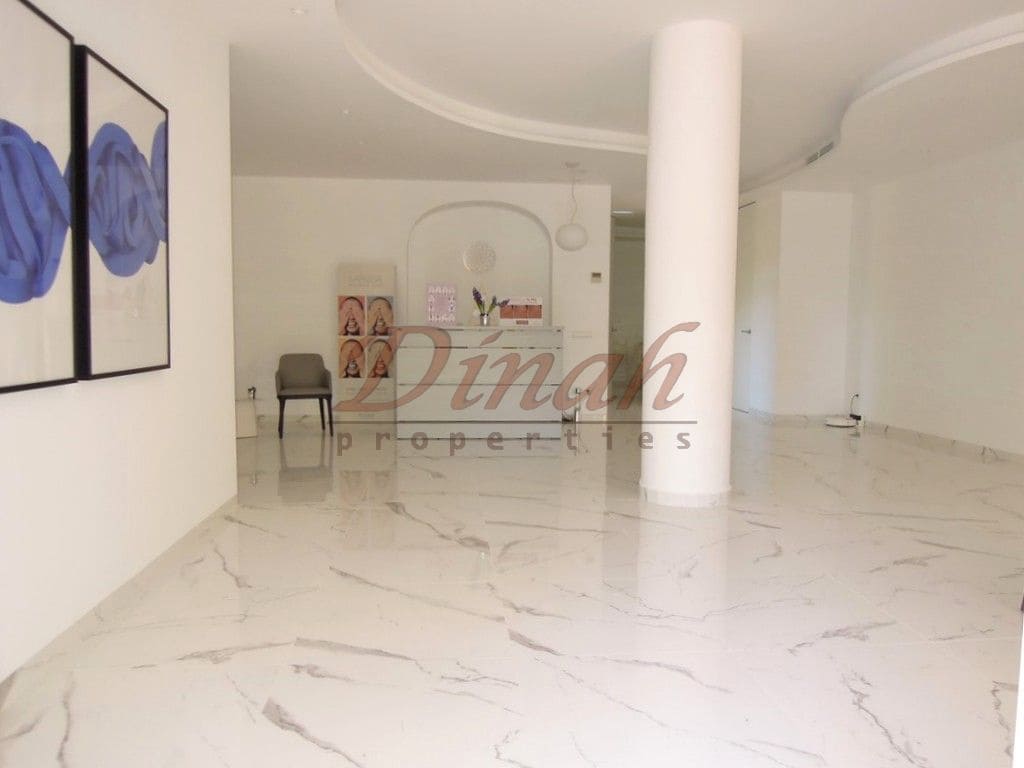 1 bedroom Commercial for sale in Altea with garage - € 400,000 (Ref: 9146724)