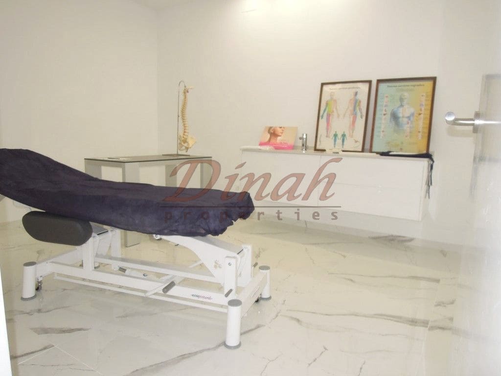 1 bedroom Commercial for sale in Altea with garage - € 400,000 (Ref: 9146724)