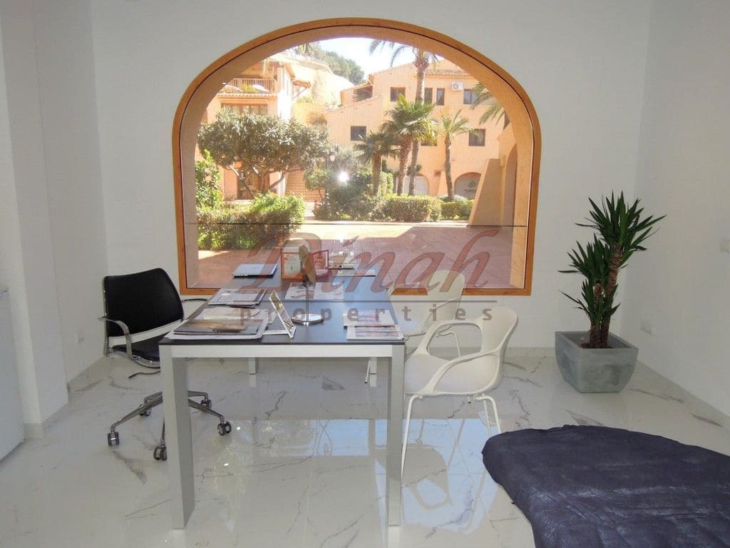 1 bedroom Commercial for sale in Altea with garage - € 400,000 (Ref: 9146724)