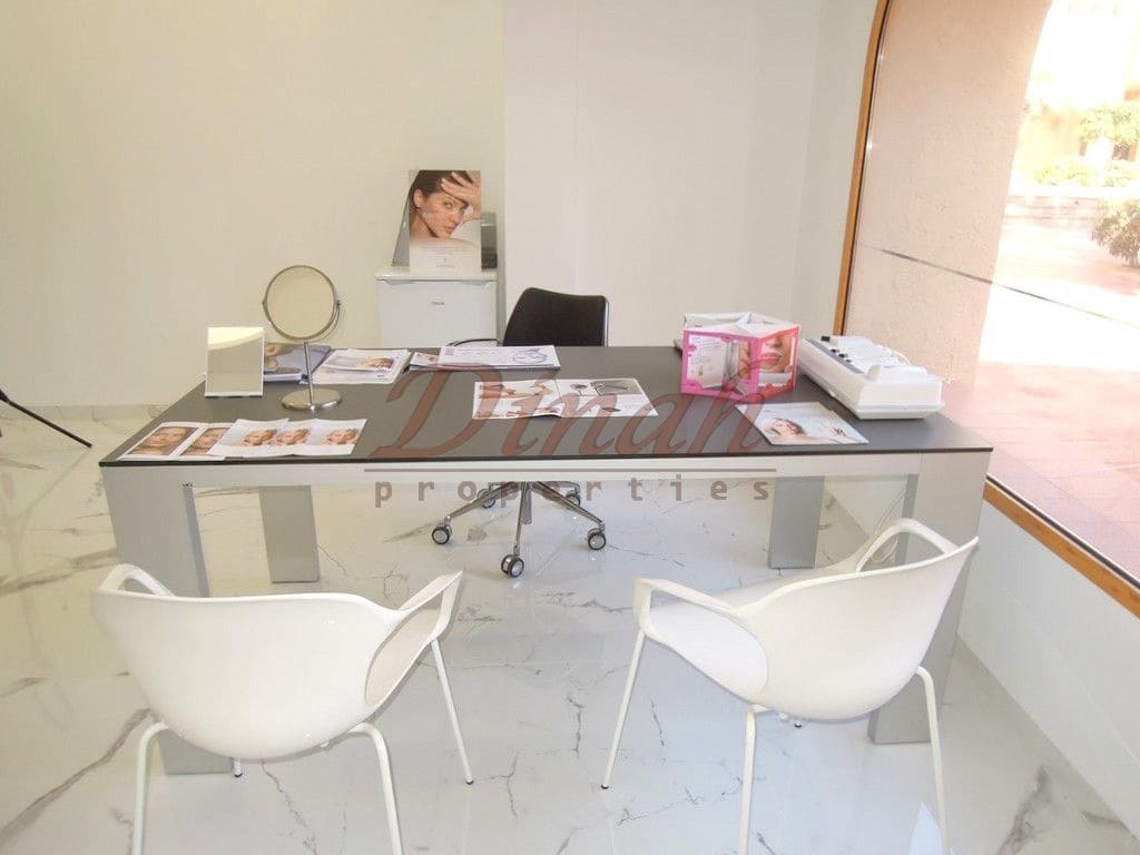 1 bedroom Commercial for sale in Altea with garage - € 400,000 (Ref: 9146724)