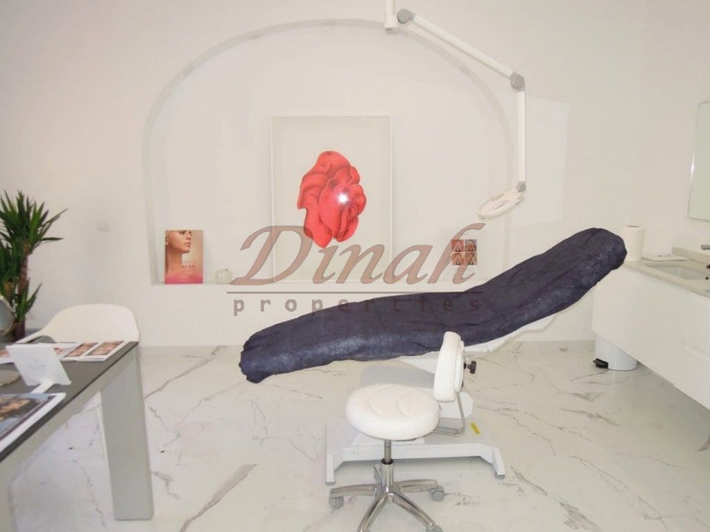 1 bedroom Commercial for sale in Altea with garage - € 400,000 (Ref: 9146724)