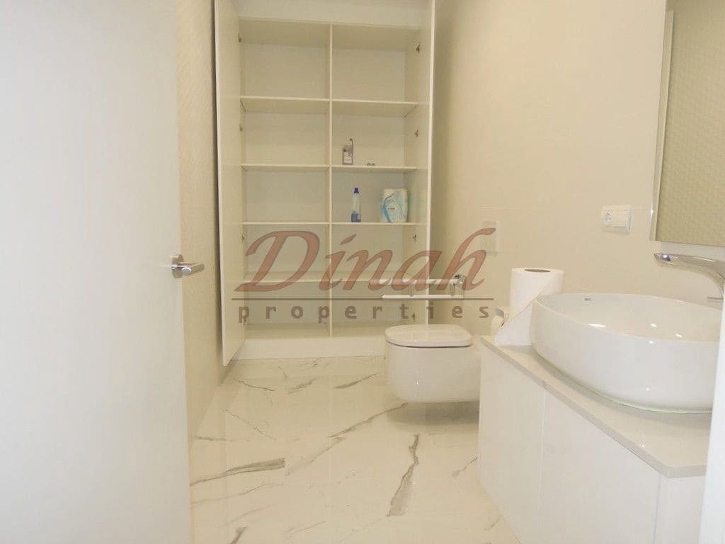 1 bedroom Commercial for sale in Altea with garage - € 400,000 (Ref: 9146724)