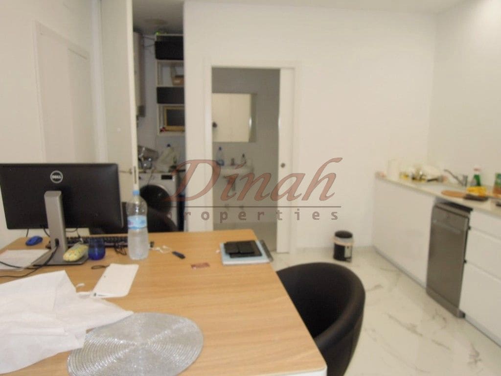 1 bedroom Commercial for sale in Altea with garage - € 400,000 (Ref: 9146724)